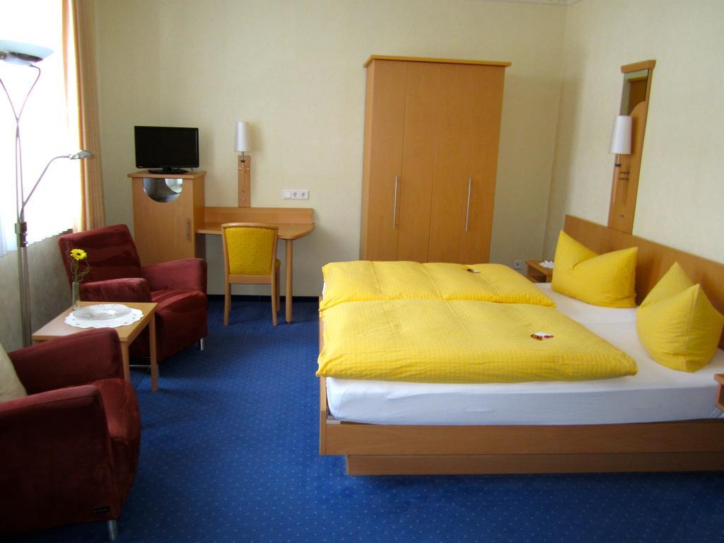Pension Beste-Schnurbus Schmallenberg Δωμάτιο φωτογραφία